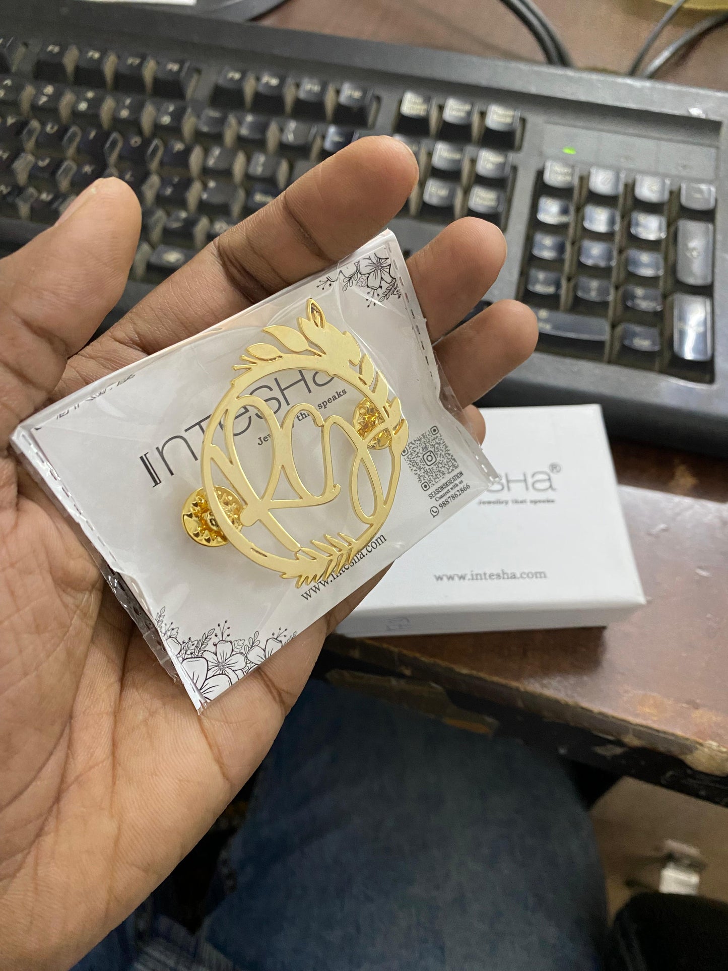 Premium Customize Wedding Brooch