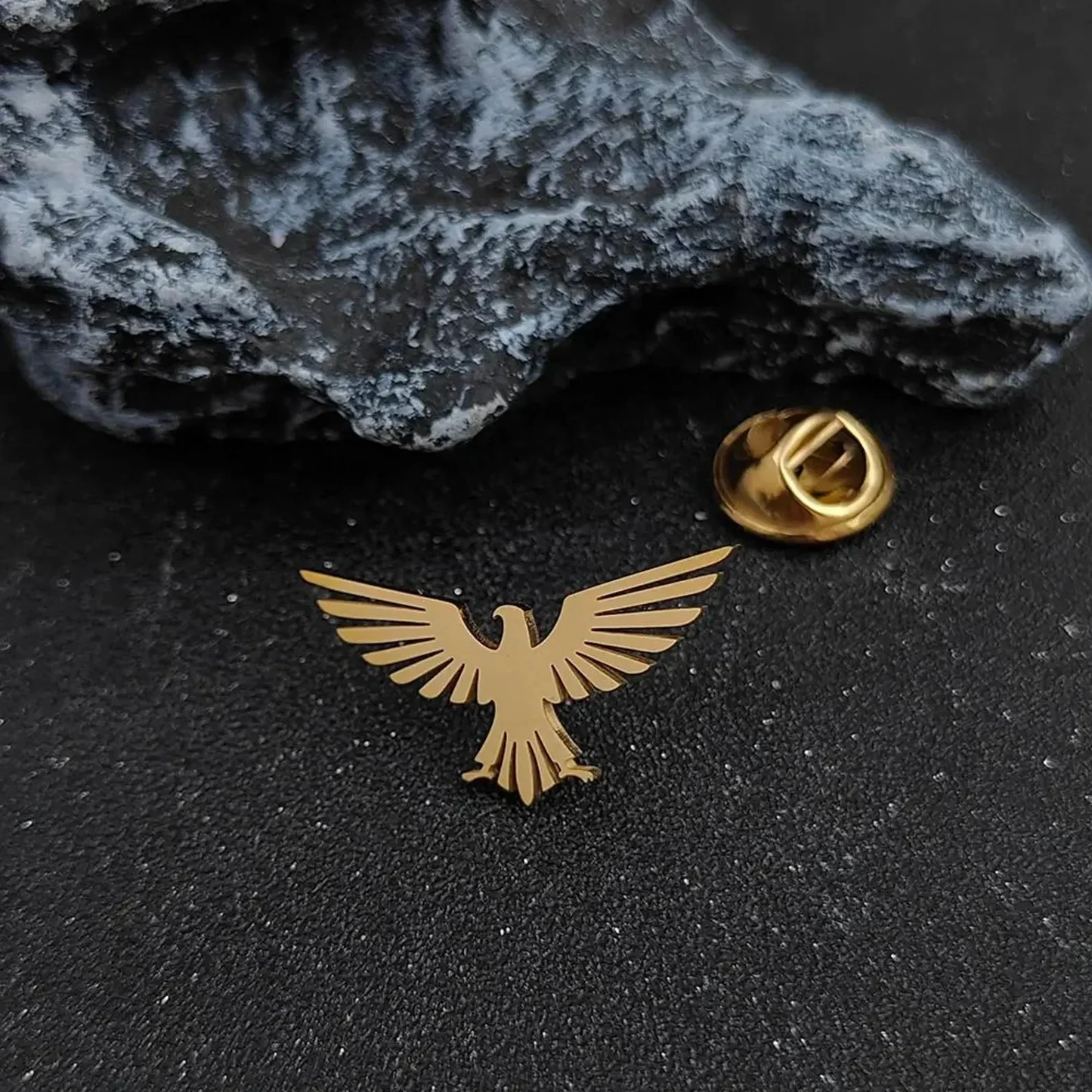 Elegant Eagle Brooch Pin for Unisex
