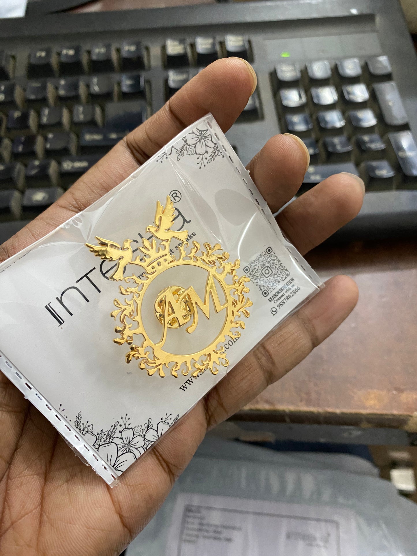 Premium  Customize Wedding Brooch